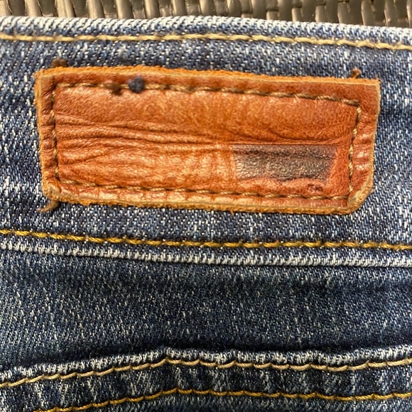 Levi’s Demi Curve Classic Rise Slim Women’s Jean - Picture 6 of 11